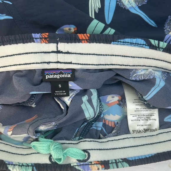 PATAGONIA ladies Shorts W's Baggies Worn Wear Parrots Neo Navy SZ Small Outdoor - Picture 7 of 13